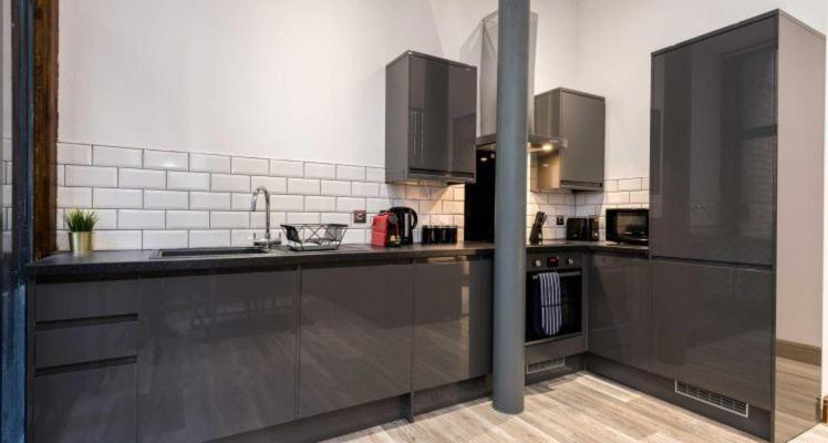 27 Stanley Street Aparthotel By Ustay Liverpool Buitenkant foto